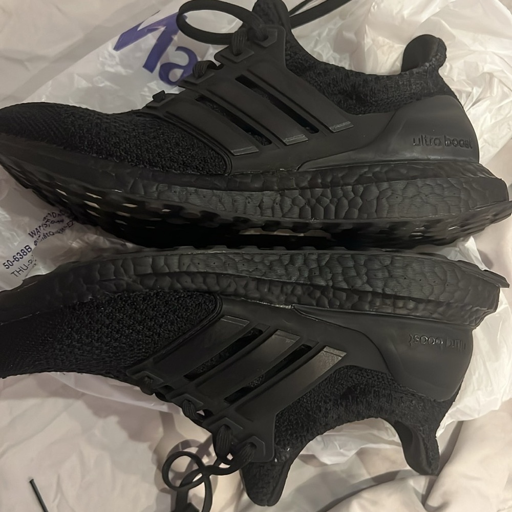 Black adidas size 7 1/2, ultra boost - Picture 11 of 12